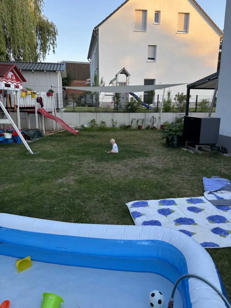 Sonnensegel im täglichen Einsatz im Familiengarten